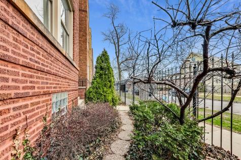 3330 West Hutchinson Street Chicago IL 60618