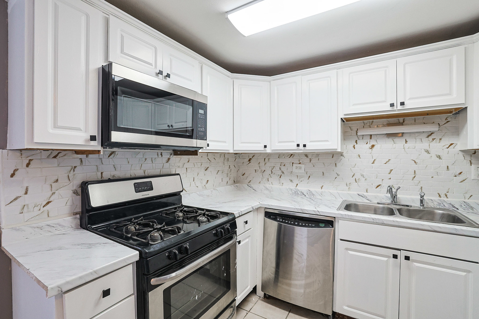 1304 Yarmouth Court Schaumburg IL 60193