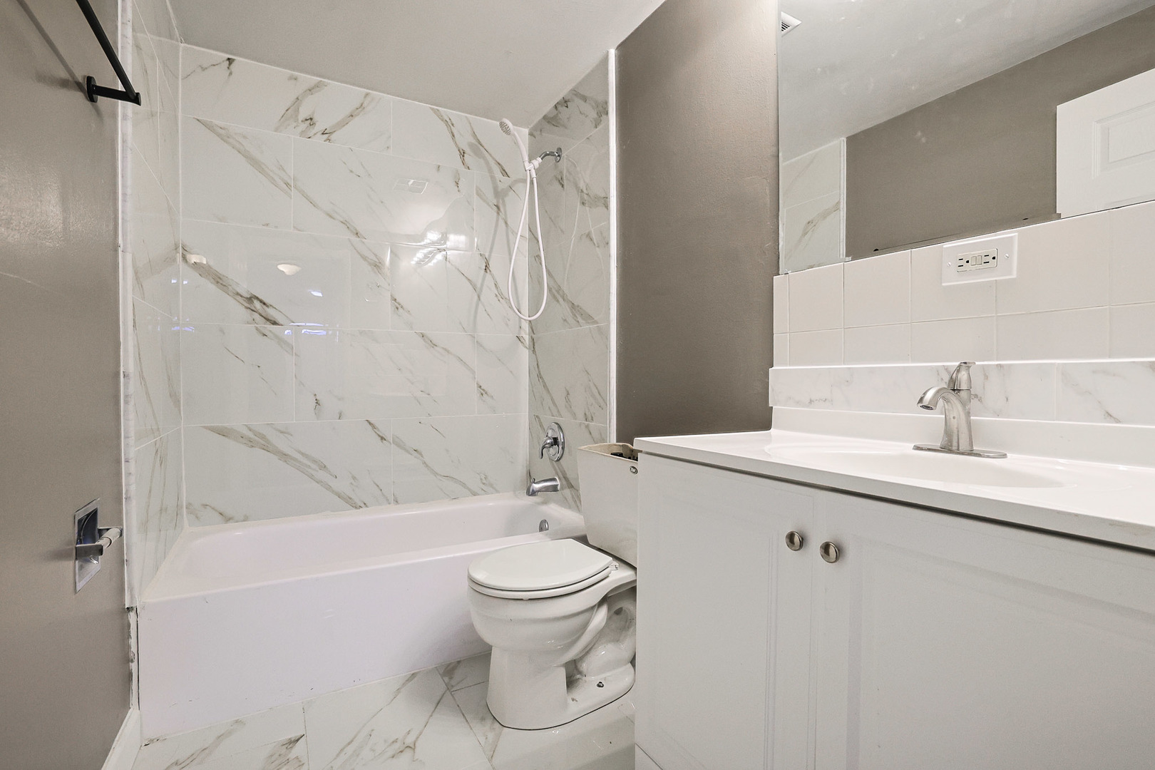 1304 Yarmouth Court Schaumburg IL 60193