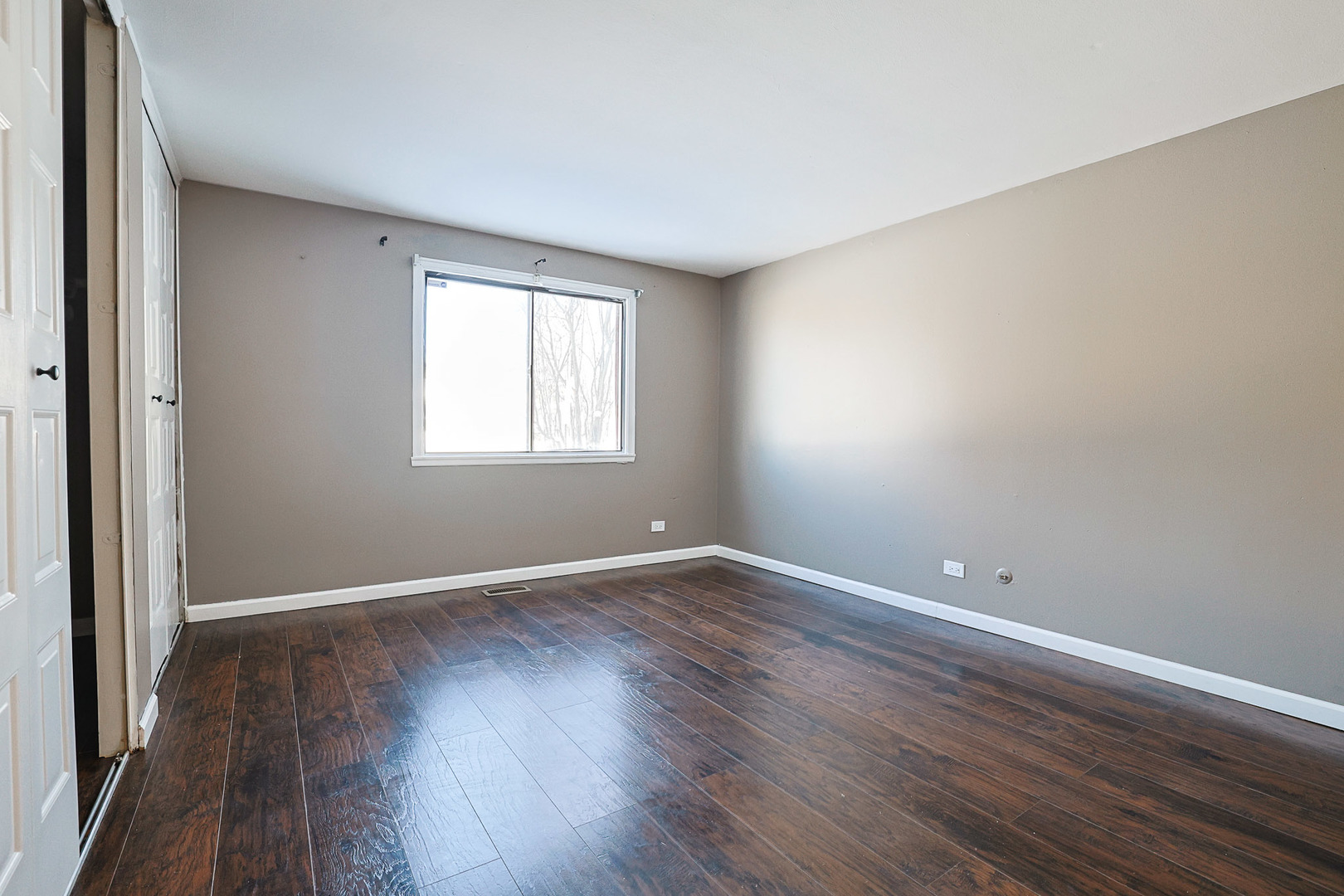 1304 Yarmouth Court Schaumburg IL 60193