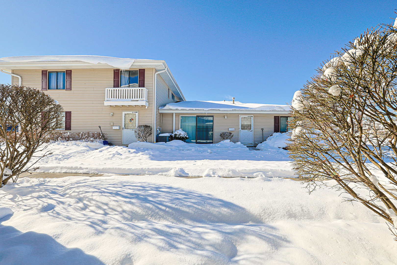 1304 Yarmouth Court Schaumburg IL 60193
