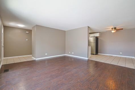 1304 Yarmouth Court Schaumburg IL 60193