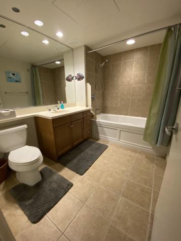 130 North Garland Court Chicago IL 60603