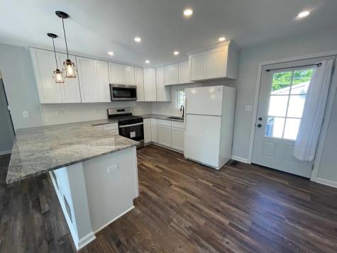 70 Walnut Court Mundelein IL 60060