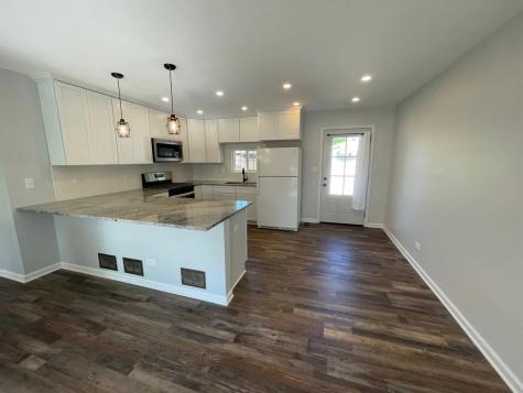 70 Walnut Court Mundelein IL 60060