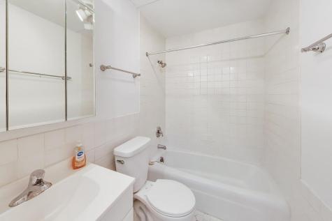 201 East Chestnut Street Chicago IL 60611