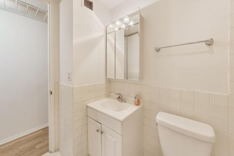 201 East Chestnut Street Chicago IL 60611