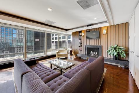 201 East Chestnut Street Chicago IL 60611
