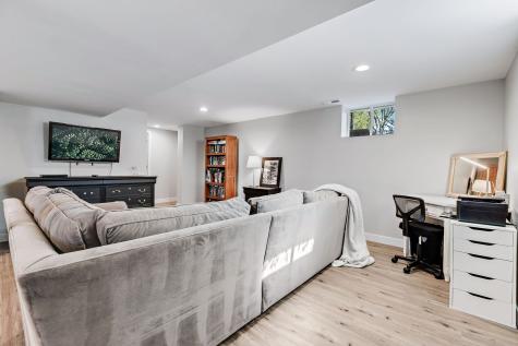 639 Cumnor Avenue Barrington IL 60010