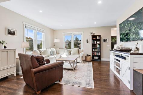 639 Cumnor Avenue Barrington IL 60010
