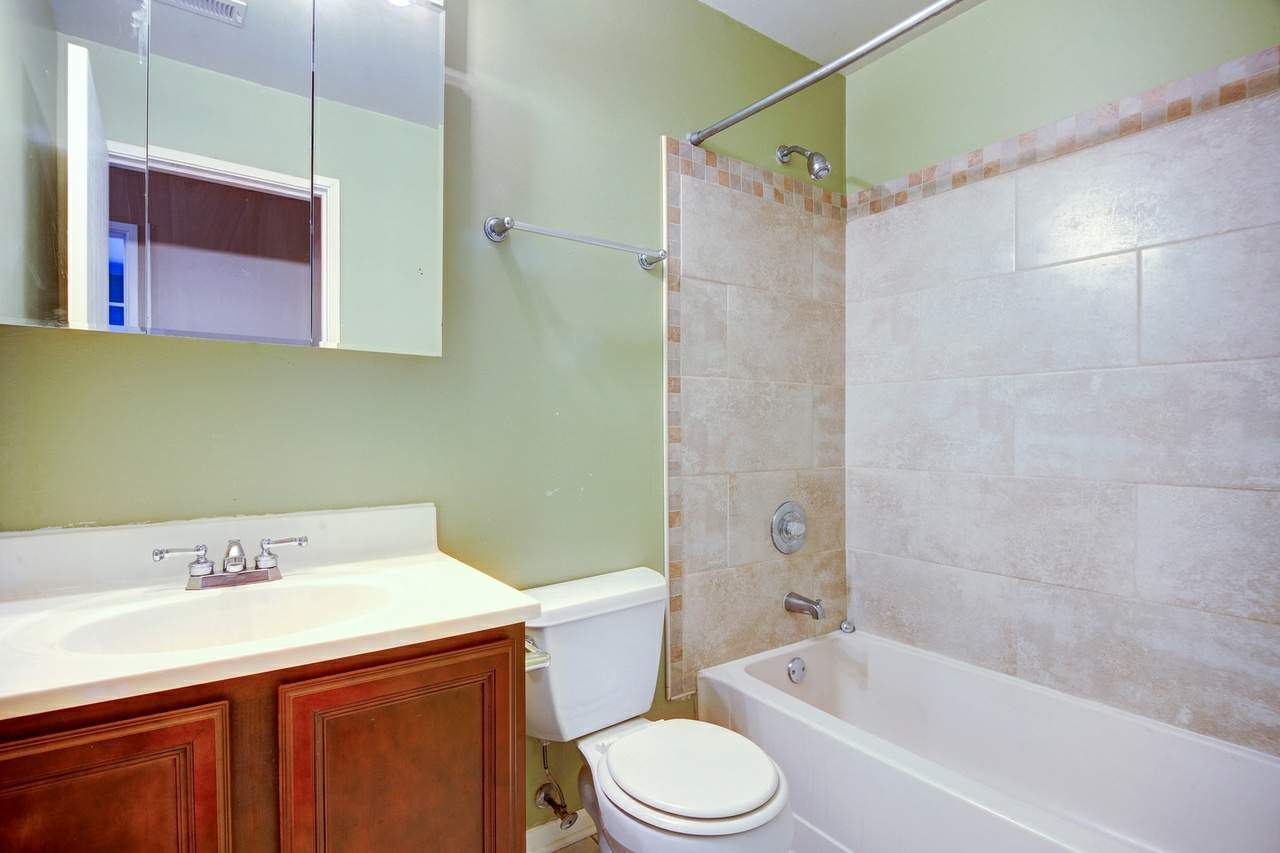 2260 Abbeywood Drive Lisle IL 60532