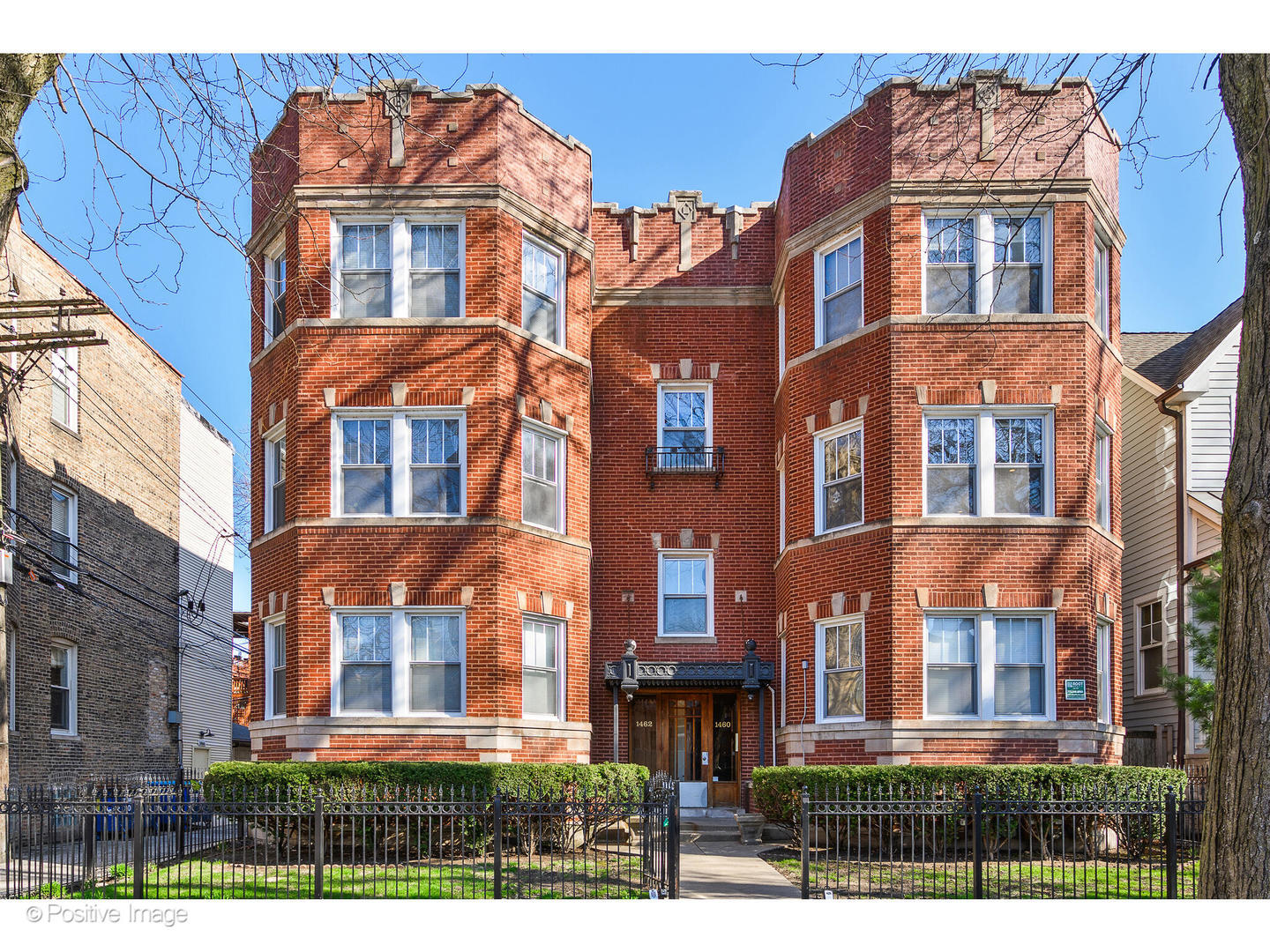 1462 West Warner Avenue Chicago IL 60613