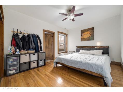 1462 West Warner Avenue Chicago IL 60613