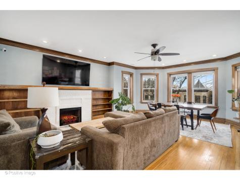 1462 West Warner Avenue Chicago IL 60613