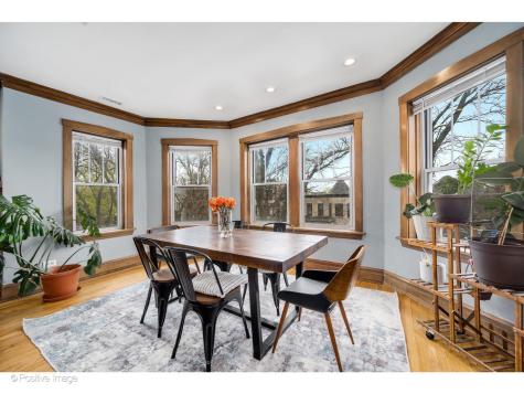 1462 West Warner Avenue Chicago IL 60613
