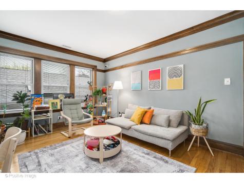 1462 West Warner Avenue Chicago IL 60613