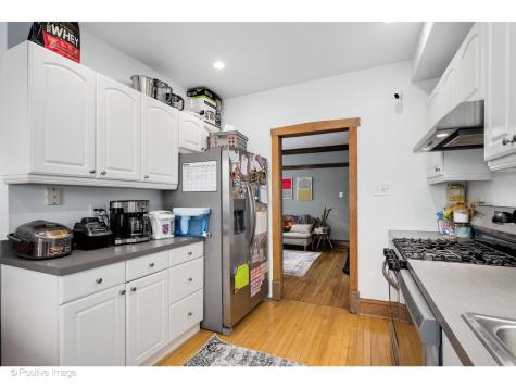 1462 West Warner Avenue Chicago IL 60613