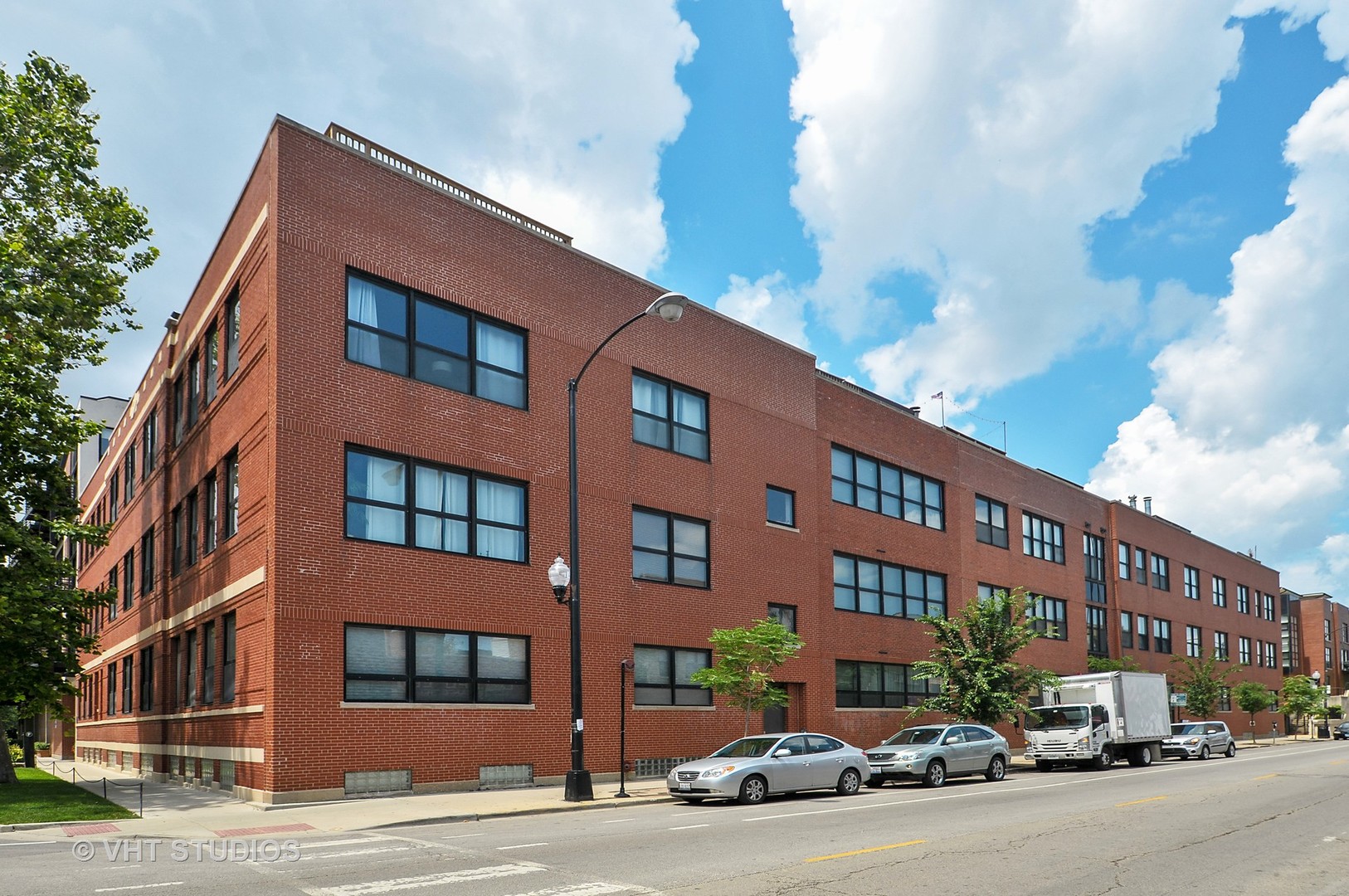 1728 North Damen Avenue Chicago IL 60647
