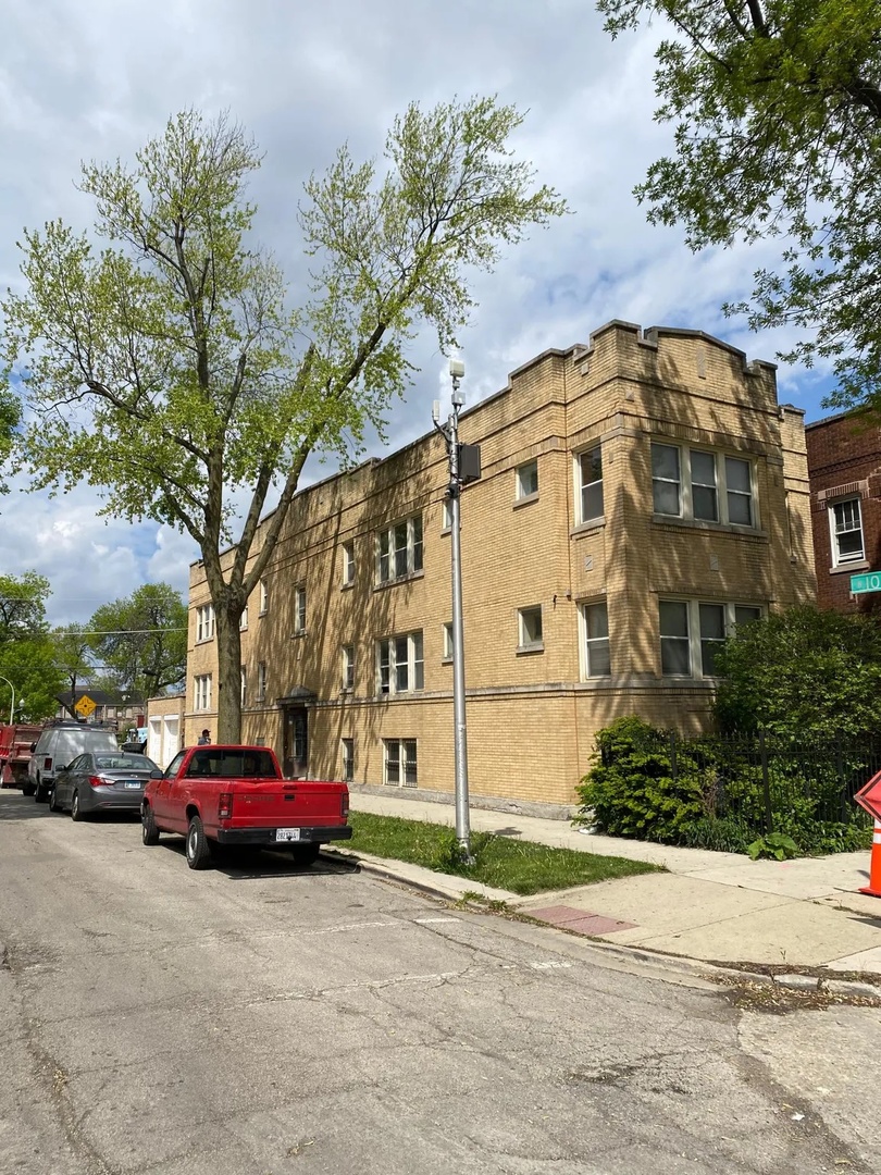 3636 West Iowa Street Chicago IL 60651
