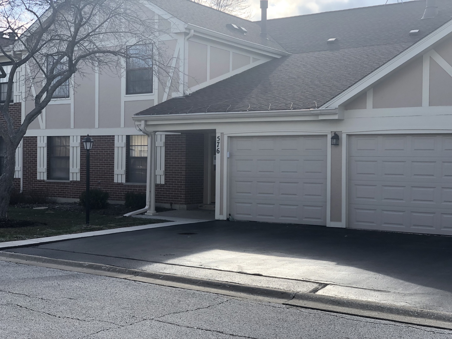 576 Greystone Lane Wheeling IL 60090