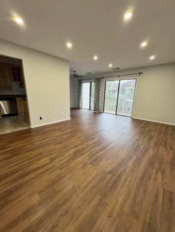 576 Greystone Lane Wheeling IL 60090