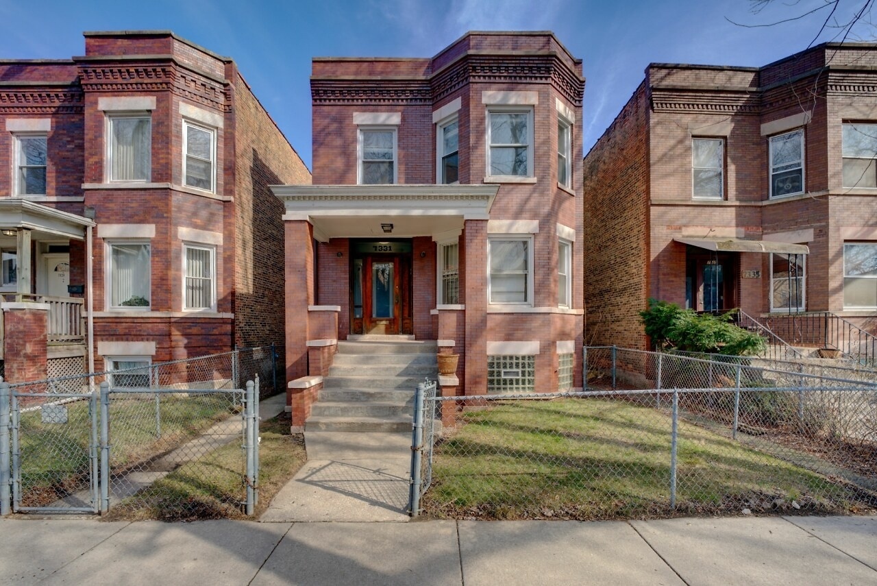 7331 South Dante Avenue Chicago IL 60619