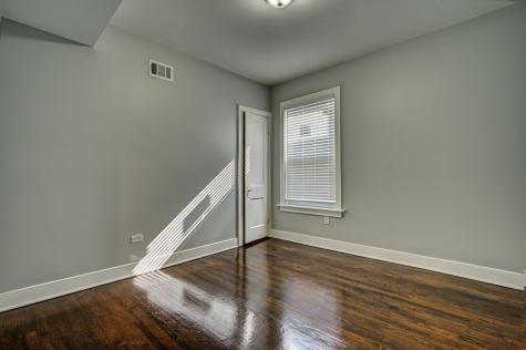 7331 South Dante Avenue Chicago IL 60619