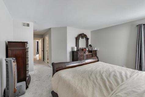 9 Monroe Court Streamwood IL 60107
