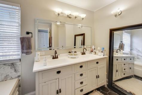 9 Monroe Court Streamwood IL 60107