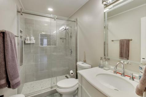 9 Monroe Court Streamwood IL 60107