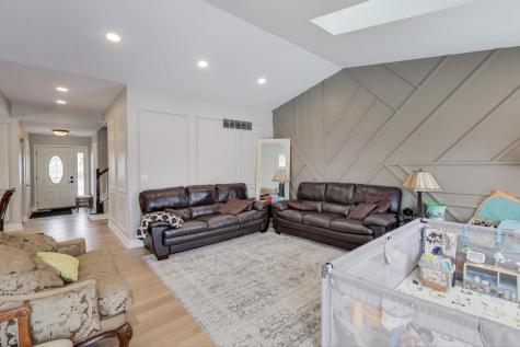 9 Monroe Court Streamwood IL 60107