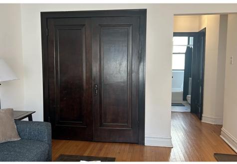 1911 West Larchmont Avenue W Chicago IL 60613