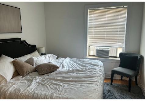 1911 West Larchmont Avenue W Chicago IL 60613