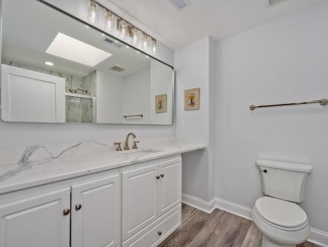 1800 Dewes Street Glenview IL 60025
