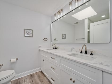 1800 Dewes Street Glenview IL 60025