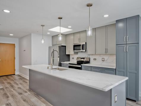 1800 Dewes Street Glenview IL 60025