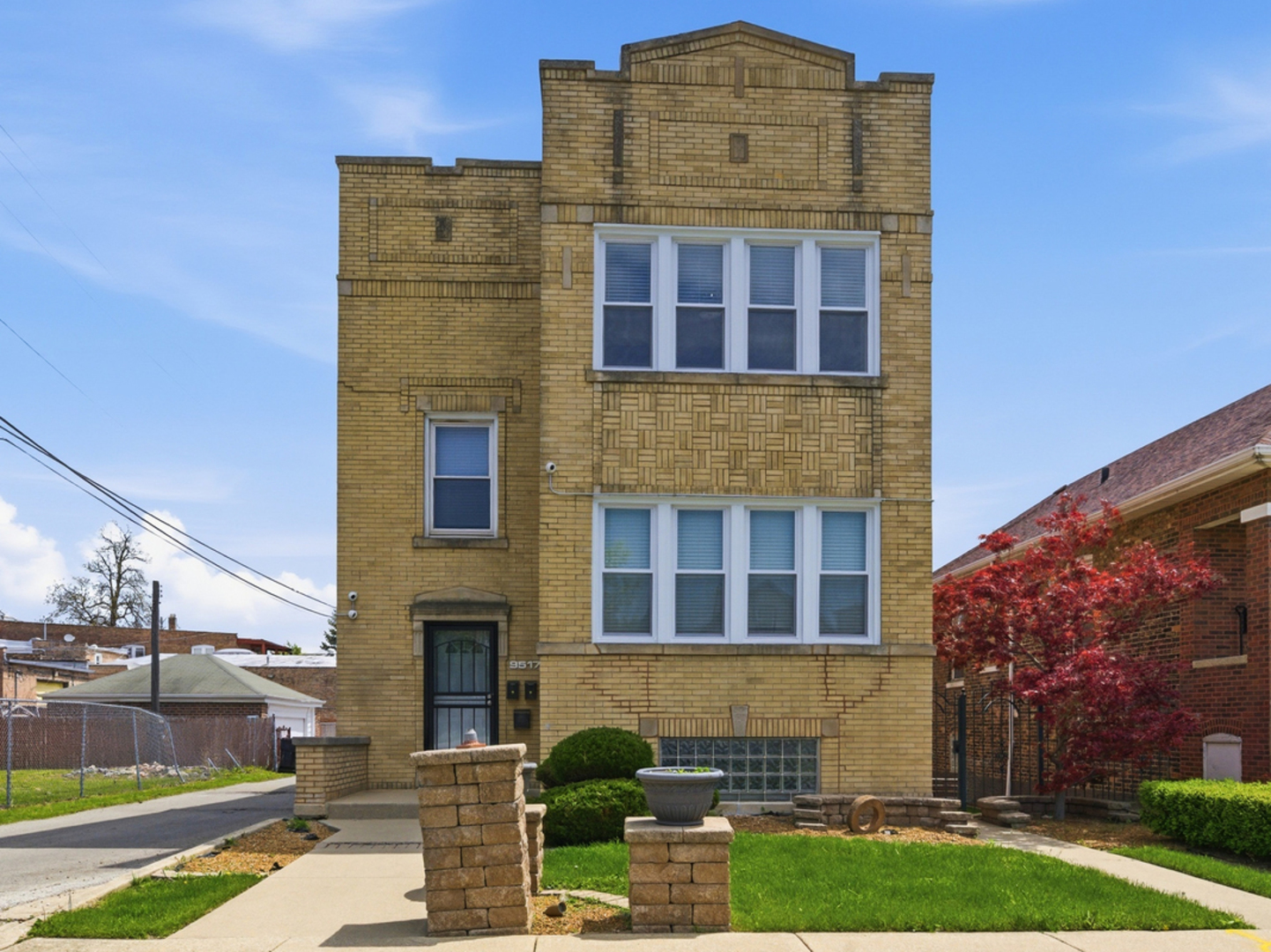 9517 South Escanaba Avenue Chicago IL 60617