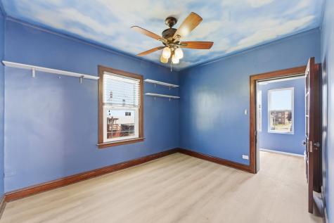9517 South Escanaba Avenue Chicago IL 60617