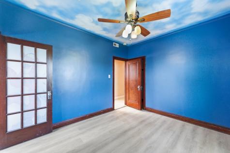 9517 South Escanaba Avenue Chicago IL 60617