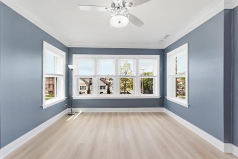 9517 South Escanaba Avenue Chicago IL 60617