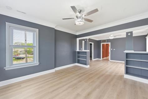 9517 South Escanaba Avenue Chicago IL 60617