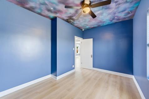 9517 South Escanaba Avenue Chicago IL 60617