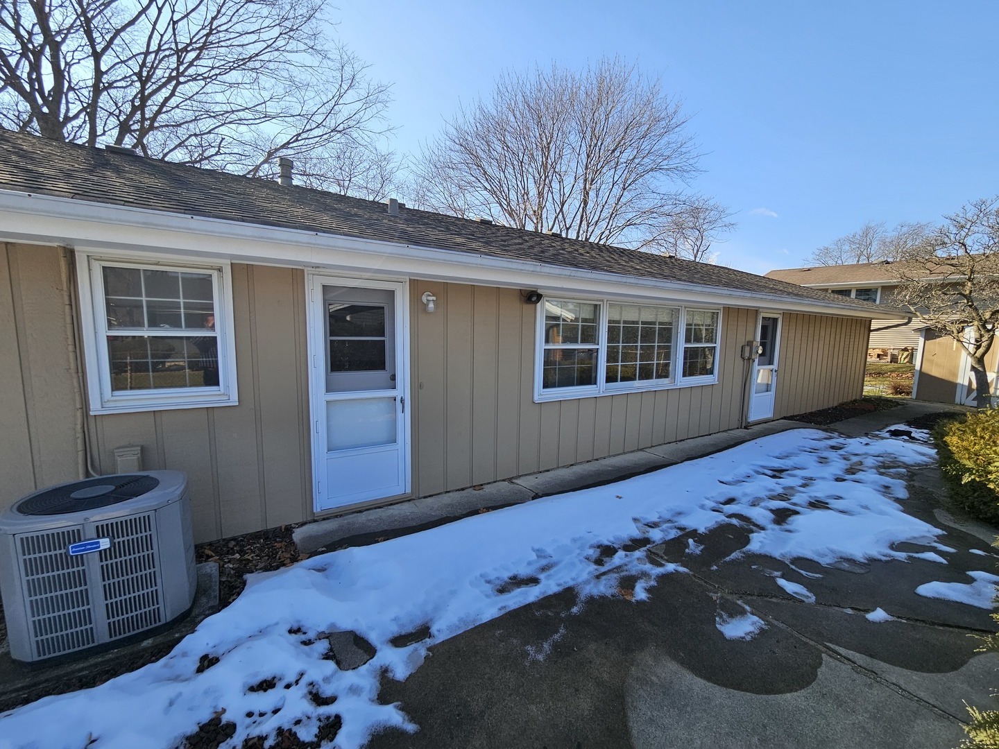 1828 Cannon Court Schaumburg IL 60193