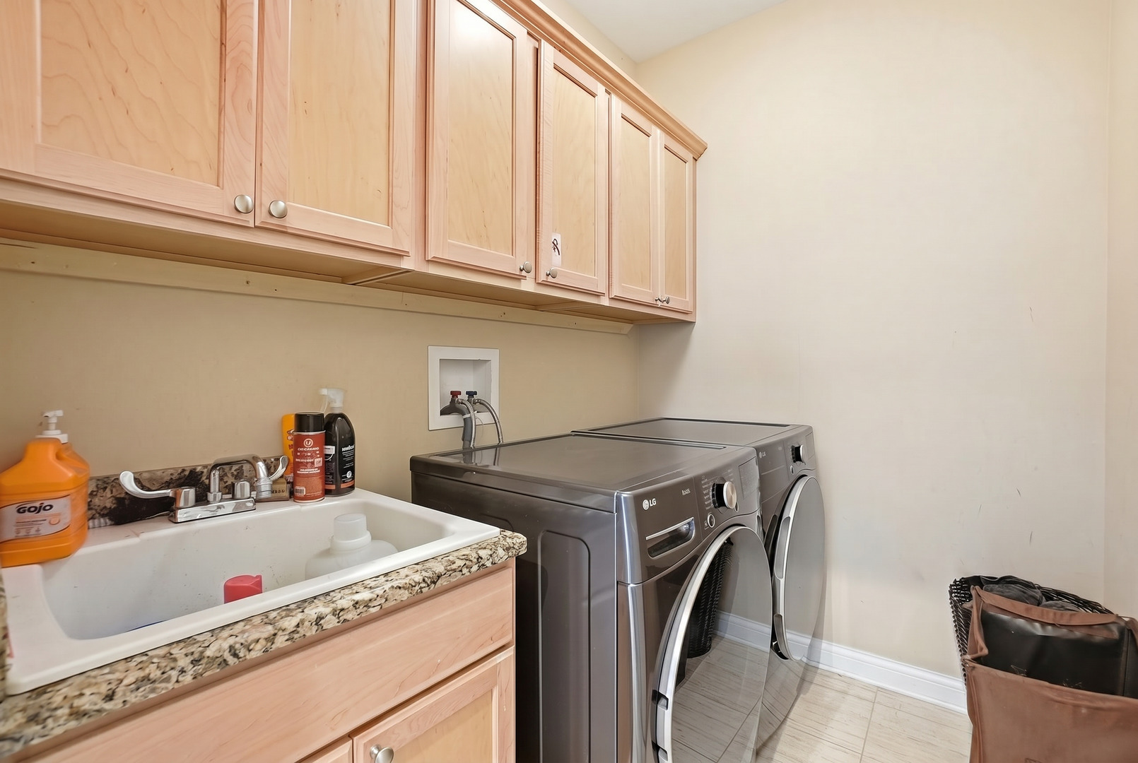 10S372 Tim Court Willowbrook IL 60527