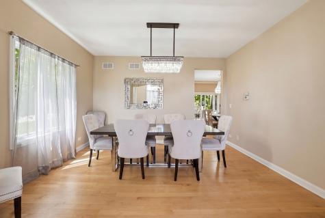 10S372 Tim Court Willowbrook IL 60527