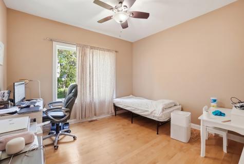10S372 Tim Court Willowbrook IL 60527
