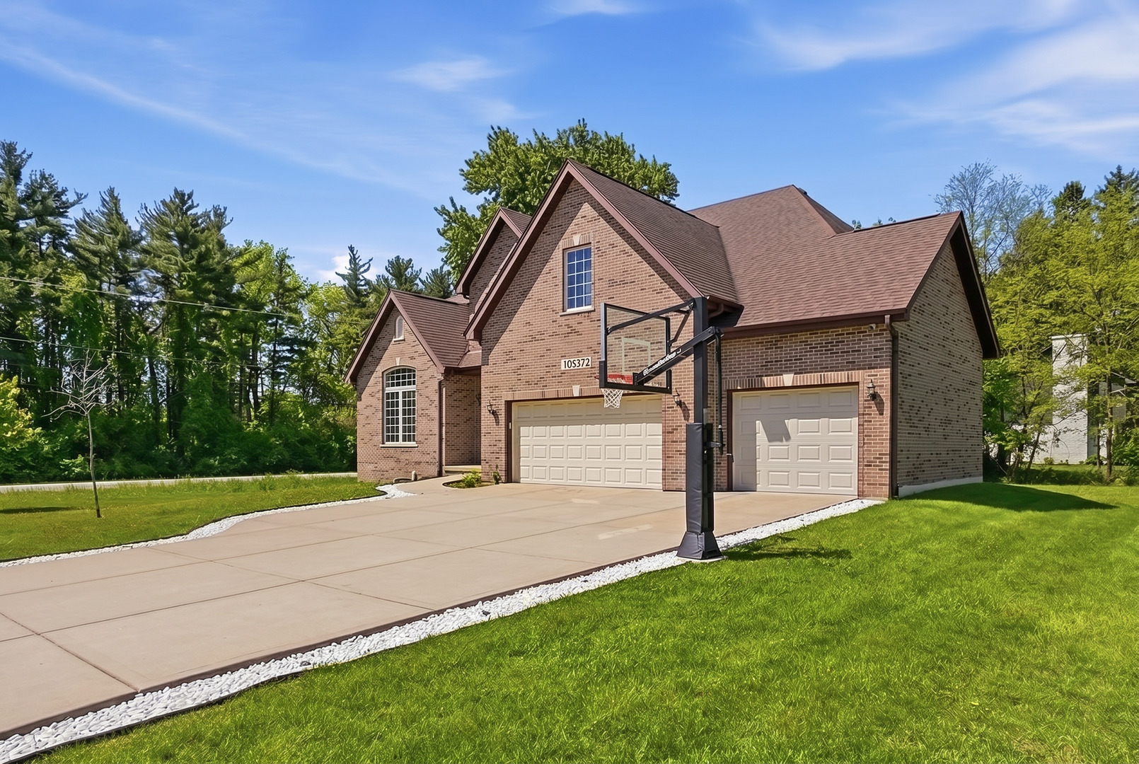 10S372 Tim Court Willowbrook IL 60527