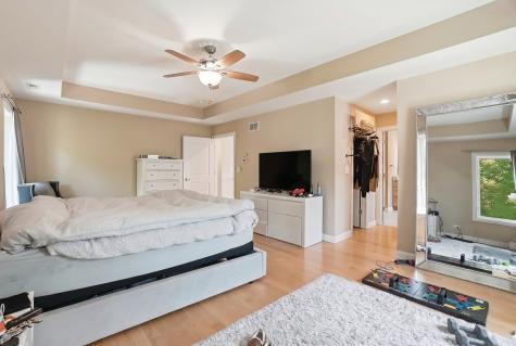 10S372 Tim Court Willowbrook IL 60527