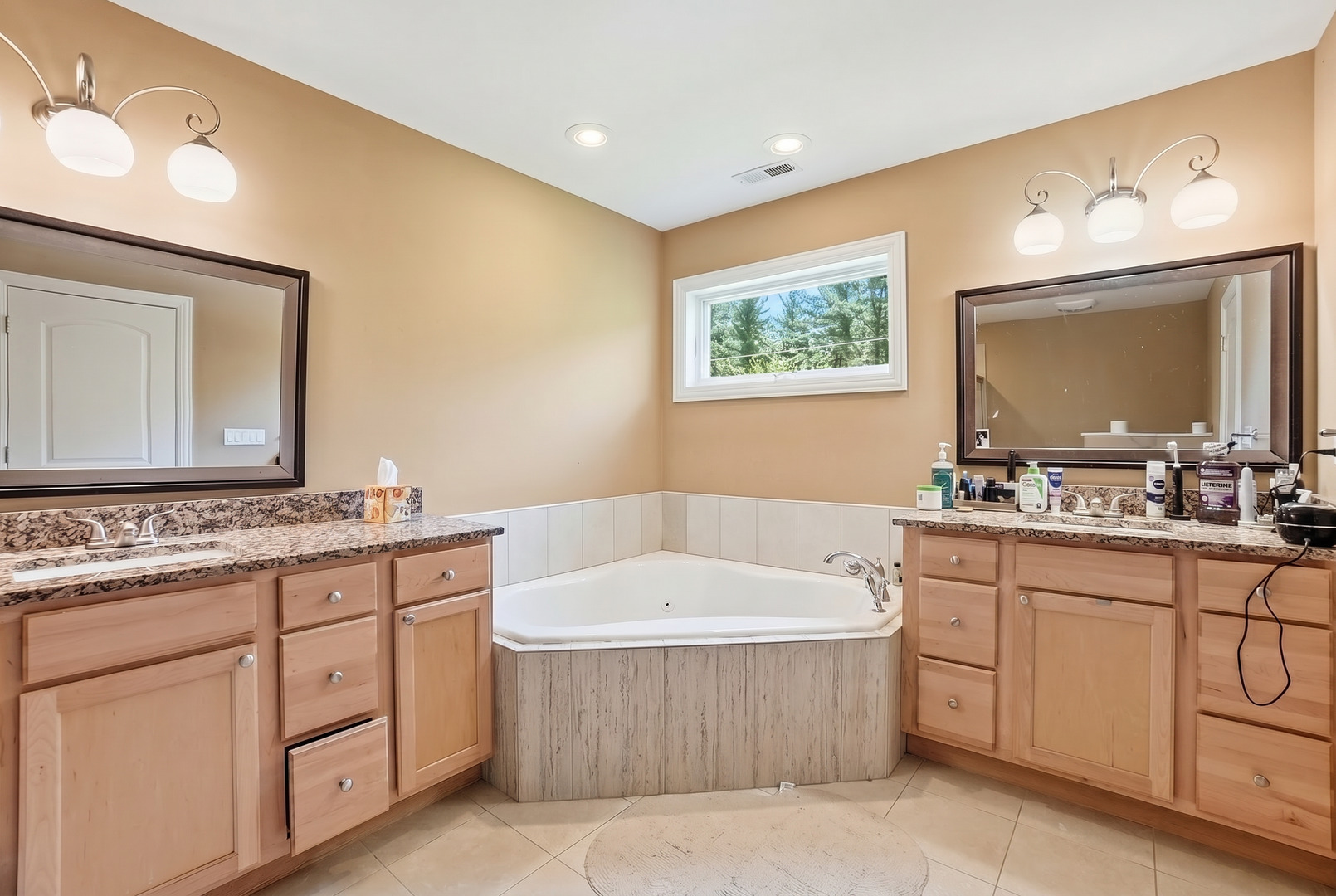 10S372 Tim Court Willowbrook IL 60527
