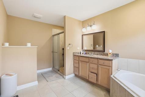 10S372 Tim Court Willowbrook IL 60527
